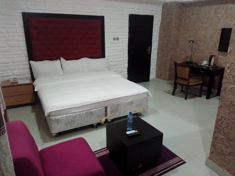 Aliz Ambruz Hotel image