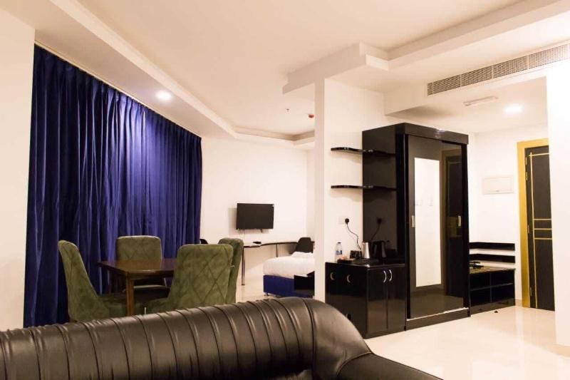Parkside Plaza Hotel - Muscat image