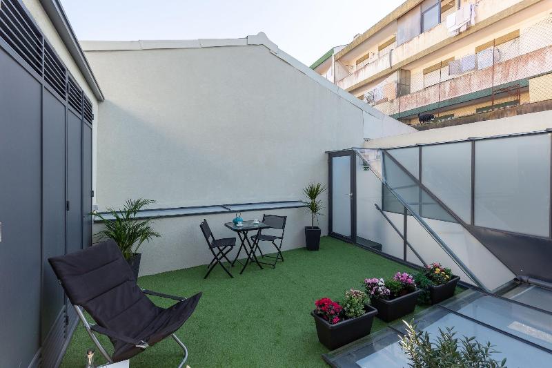 Serra do Pilar Porto Suites image
