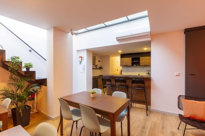 Serra do Pilar Porto Suites image