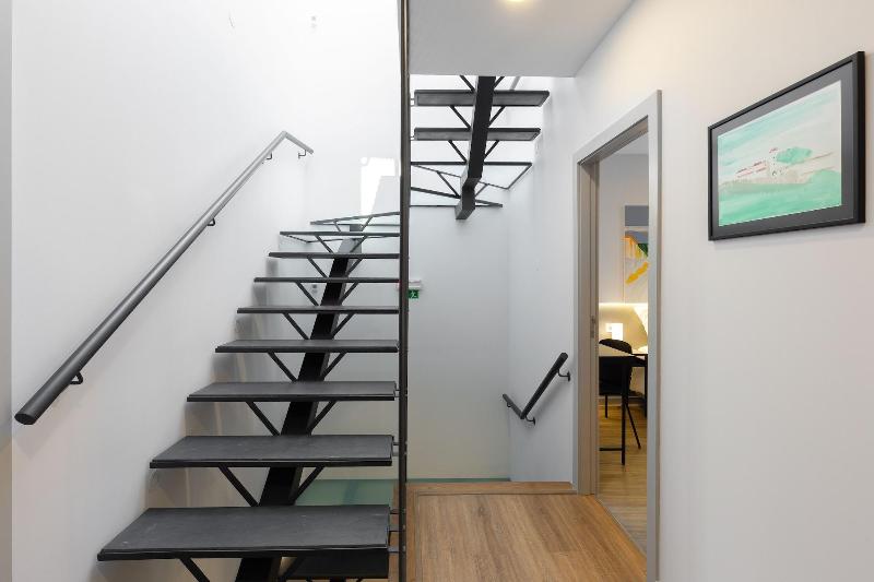 Serra do Pilar Porto Suites image
