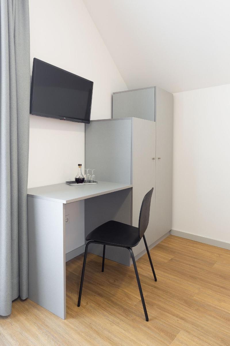 Serra do Pilar Porto Suites image