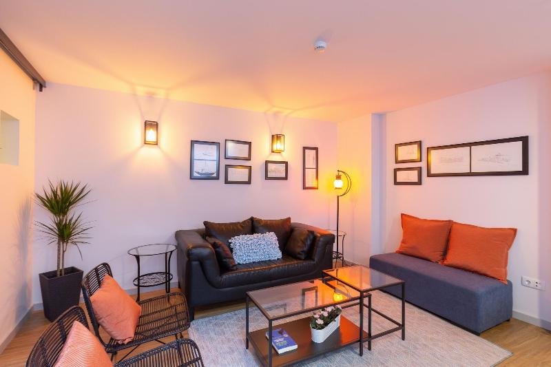 Serra do Pilar Porto Suites image