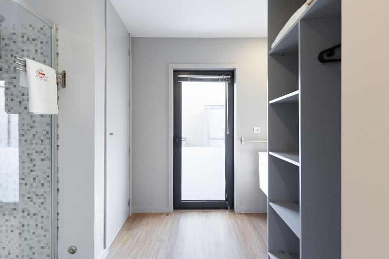 Serra do Pilar Porto Suites image