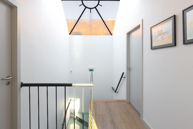 Serra do Pilar Porto Suites image