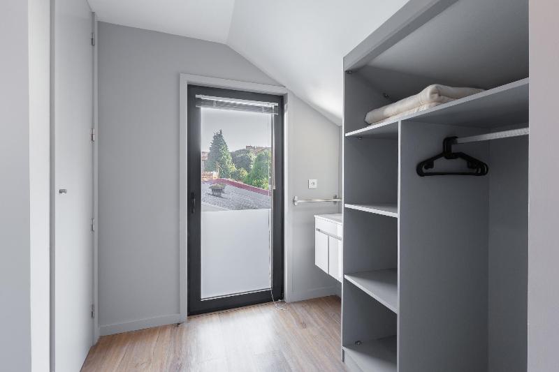 Serra do Pilar Porto Suites image