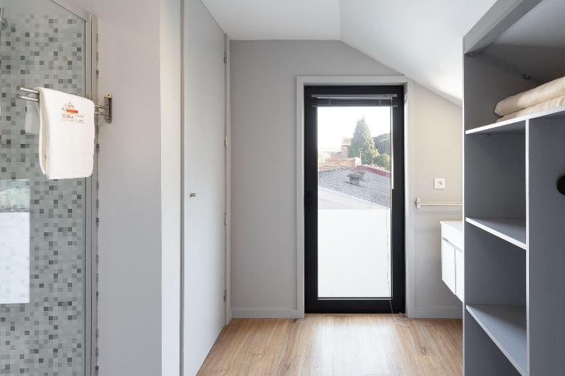 Serra do Pilar Porto Suites image