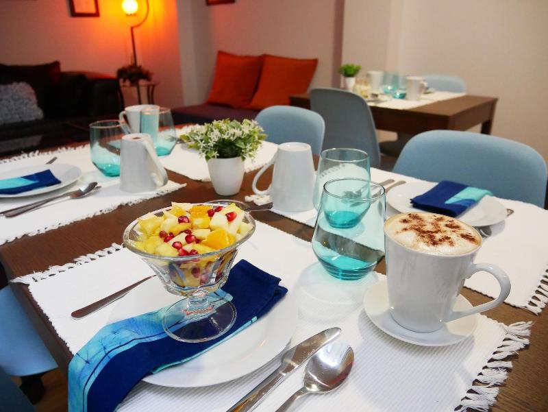 Serra do Pilar Porto Suites image