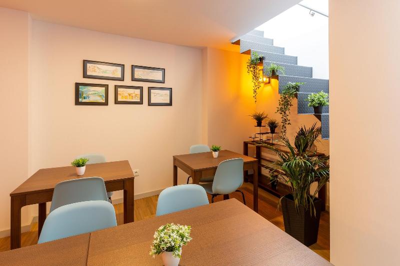 Serra do Pilar Porto Suites image