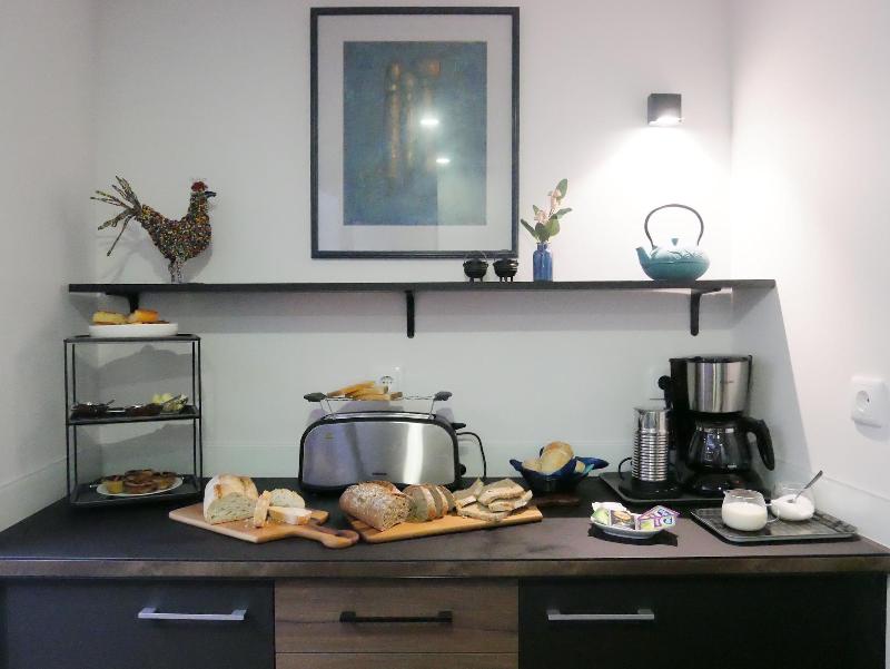 Serra do Pilar Porto Suites image