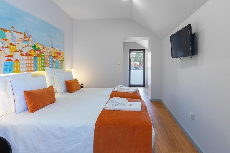 Serra do Pilar Porto Suites image