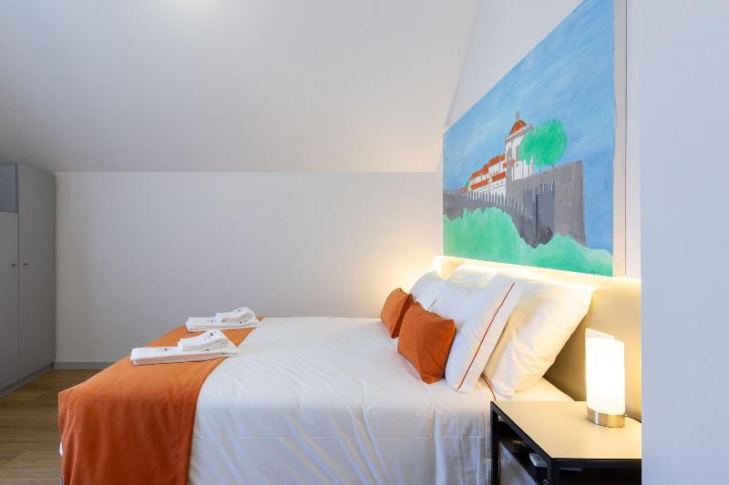 Serra do Pilar Porto Suites image