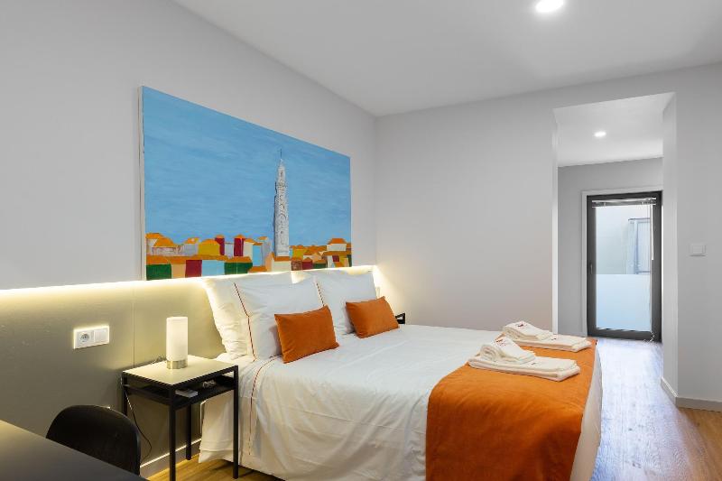 Serra do Pilar Porto Suites image