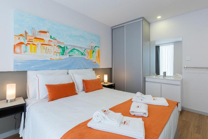 Serra do Pilar Porto Suites image