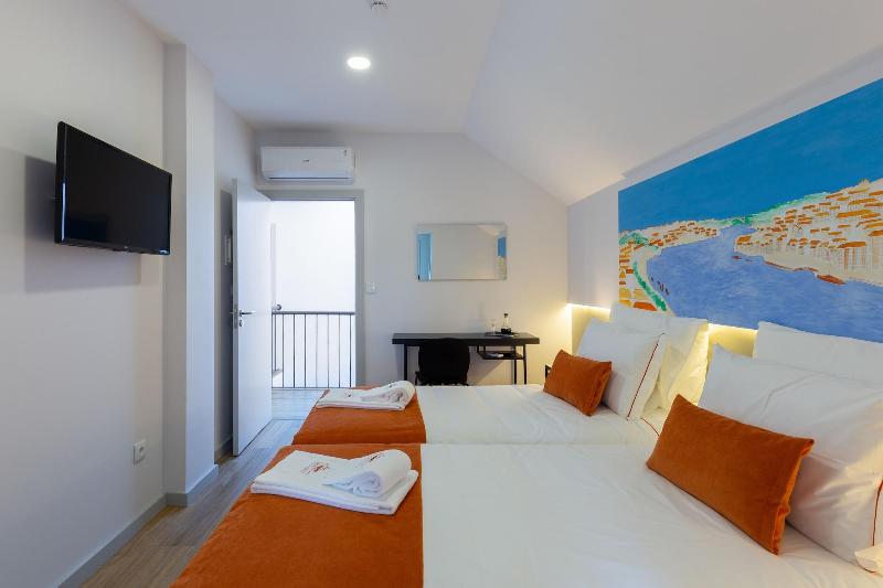Serra do Pilar Porto Suites image