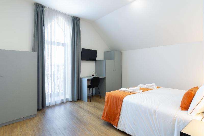 Serra do Pilar Porto Suites image