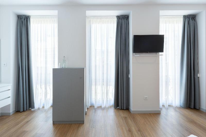 Serra do Pilar Porto Suites image