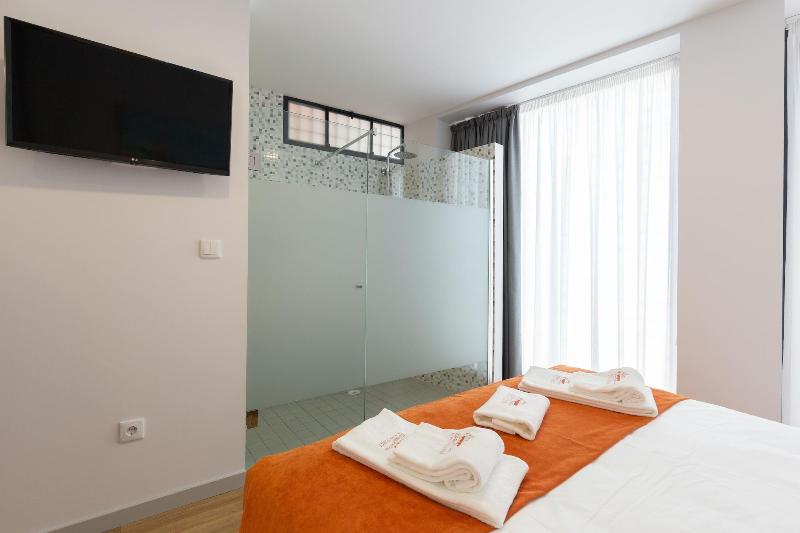 Serra do Pilar Porto Suites image