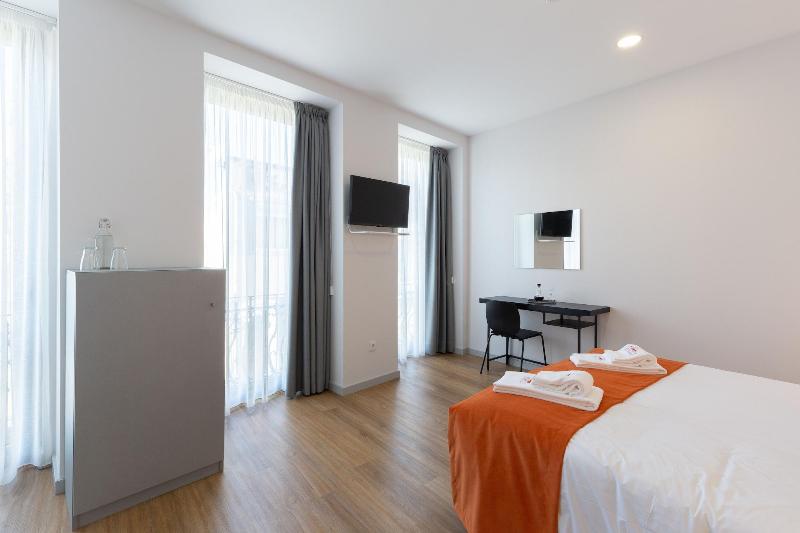 Serra do Pilar Porto Suites image