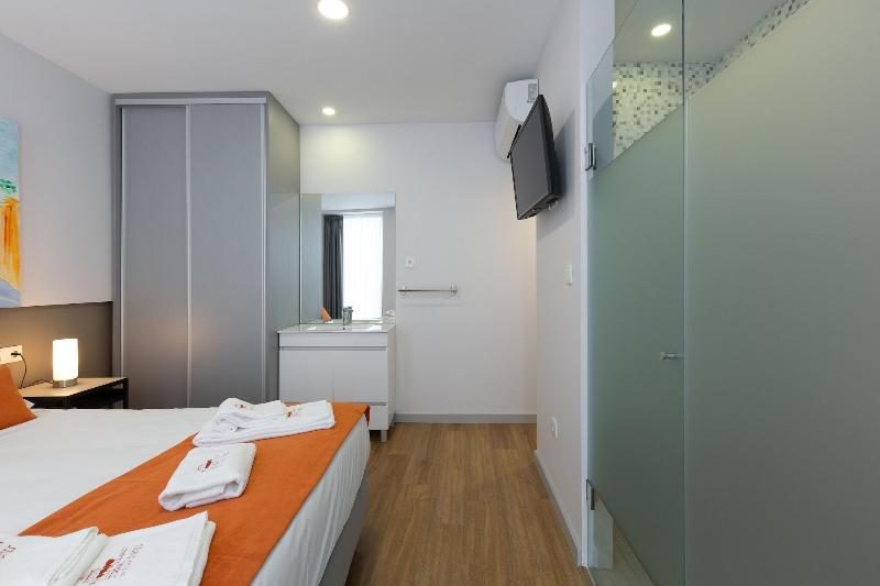 Serra do Pilar Porto Suites image
