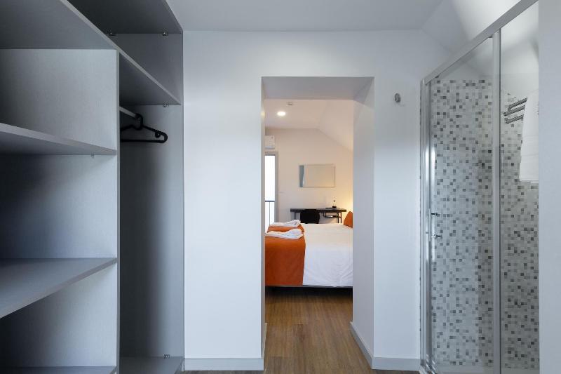 Serra do Pilar Porto Suites image
