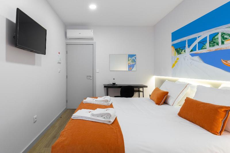 Serra do Pilar Porto Suites image