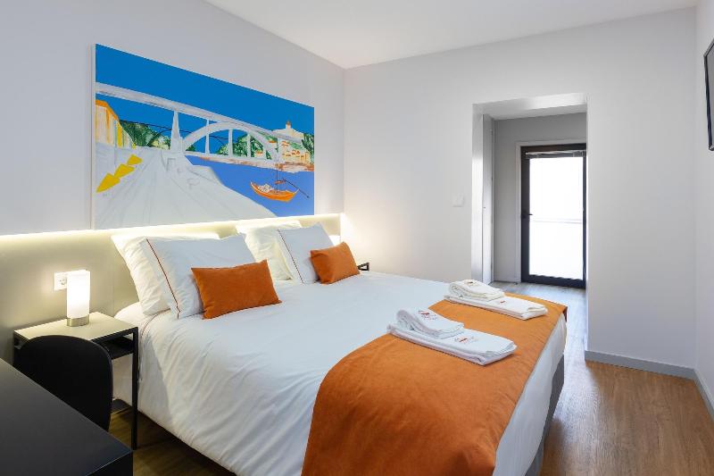 Serra do Pilar Porto Suites image