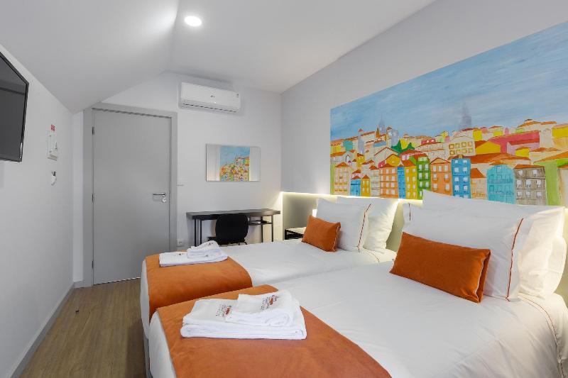 Serra do Pilar Porto Suites image