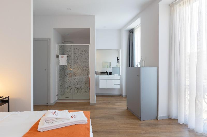 Serra do Pilar Porto Suites image