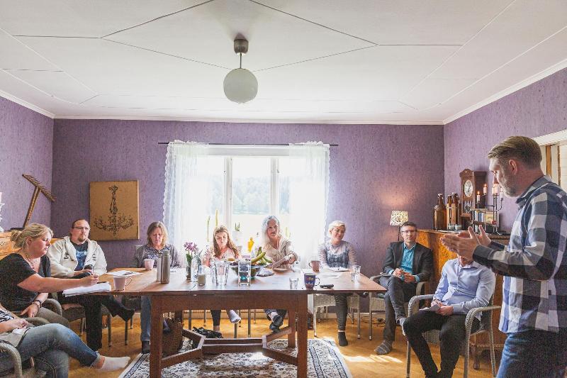 Farmlodge image