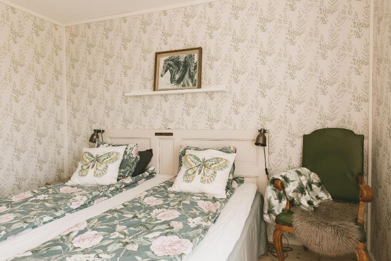 Farmlodge image
