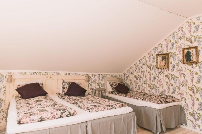 Farmlodge image
