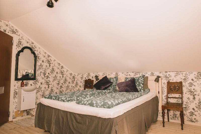 Farmlodge image