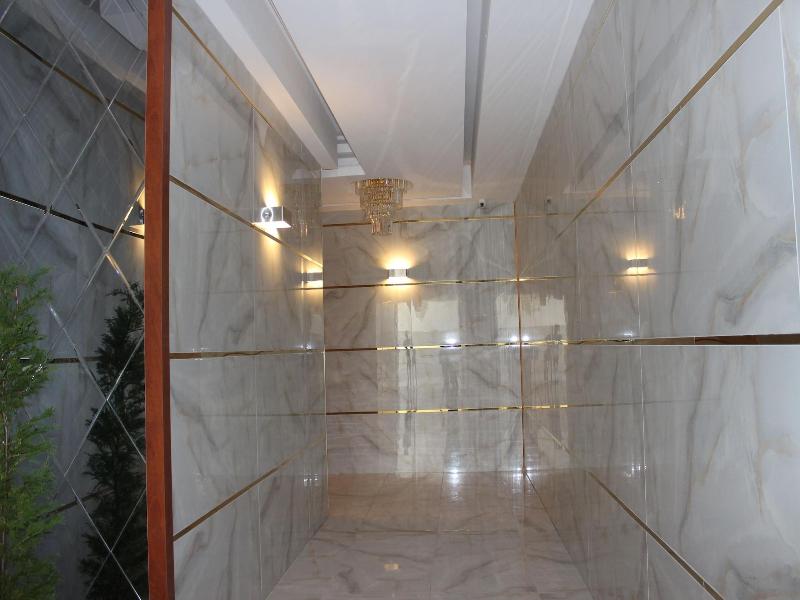 Quars Suite image