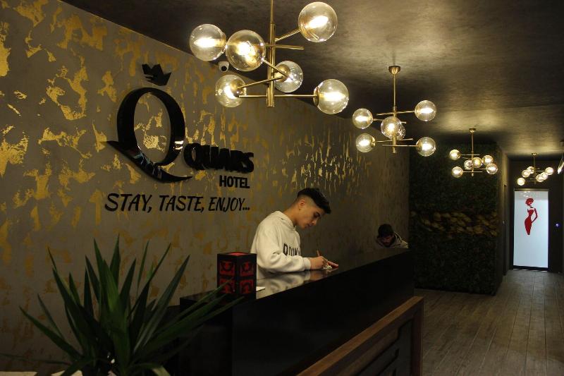 Quars Suite image