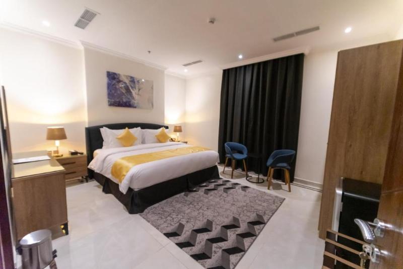 The Gate Hotel and Apartments image