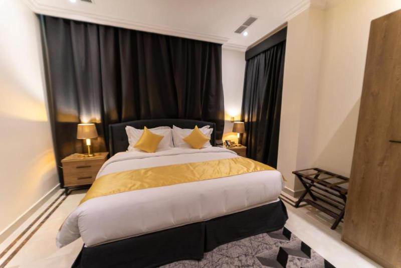 The Gate Hotel and Apartments image