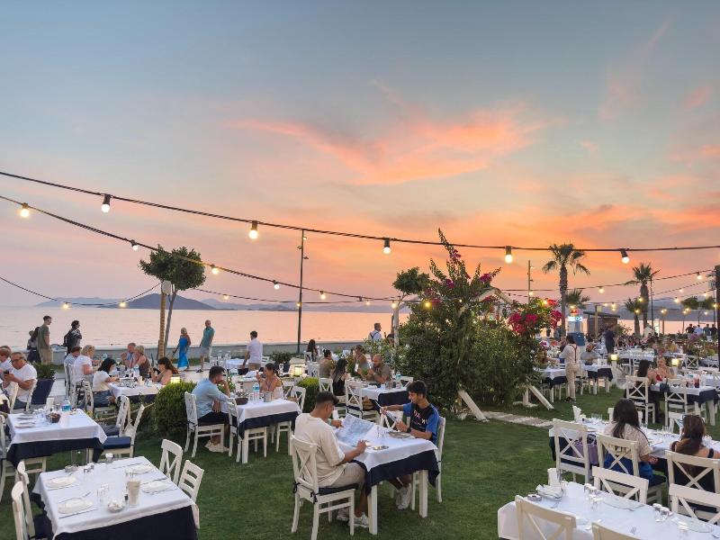 Uras Beach Hotel image