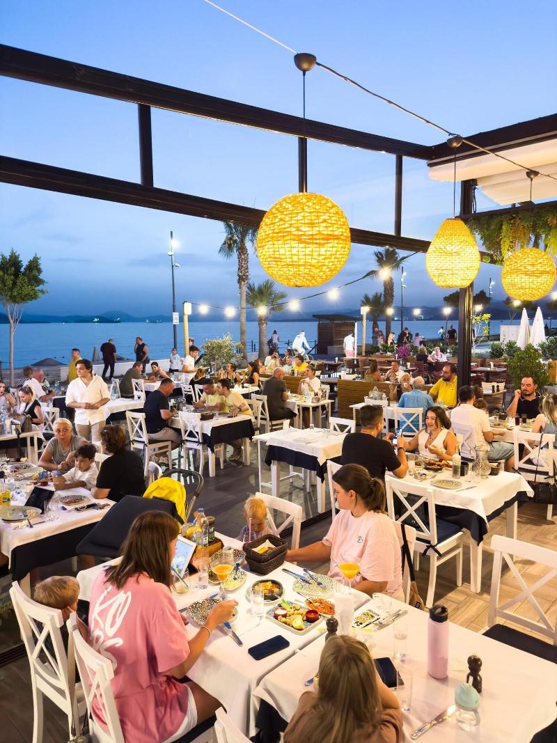 Uras Beach Hotel image