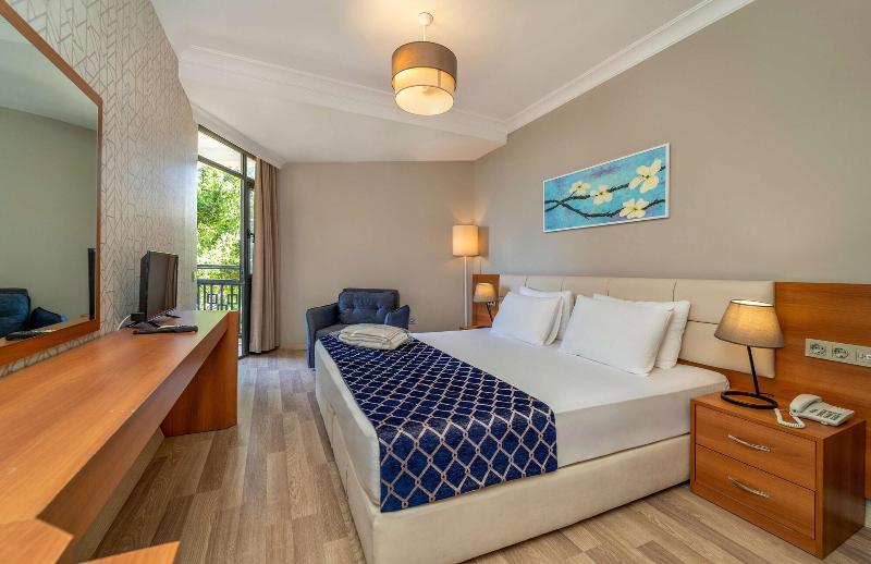 Uras Beach Hotel image