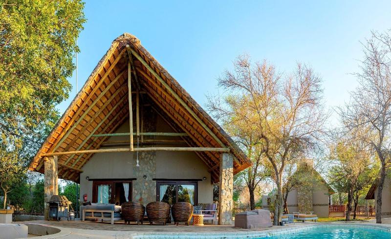 Leopard's Lair Bush Lodge image