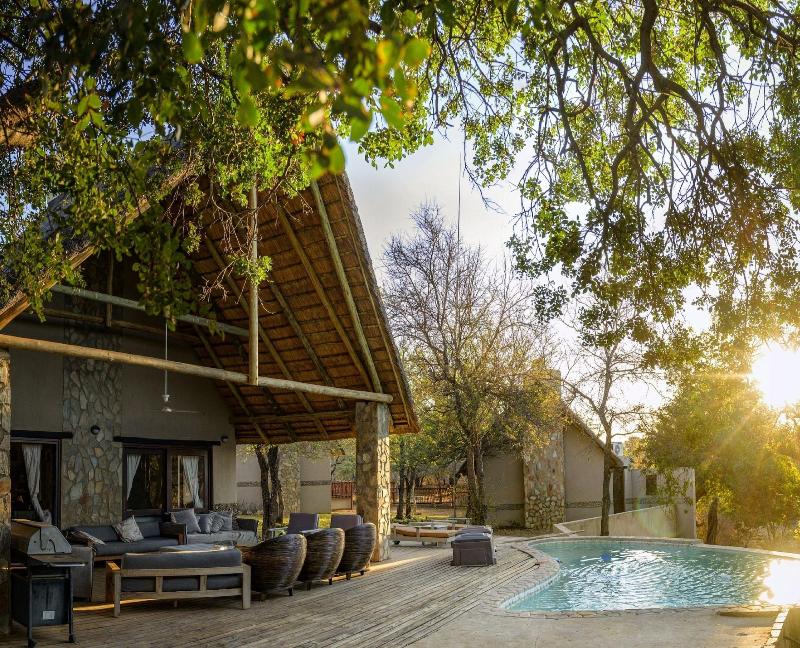 Leopard's Lair Bush Lodge image
