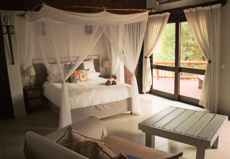 Leopard's Lair Bush Lodge image
