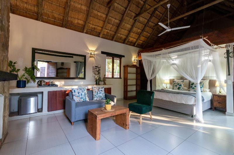 Leopard's Lair Bush Lodge image