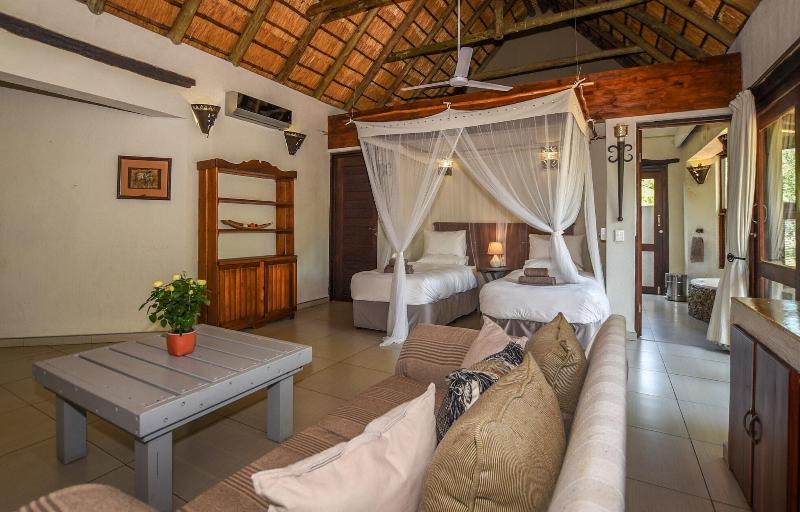 Leopard's Lair Bush Lodge image