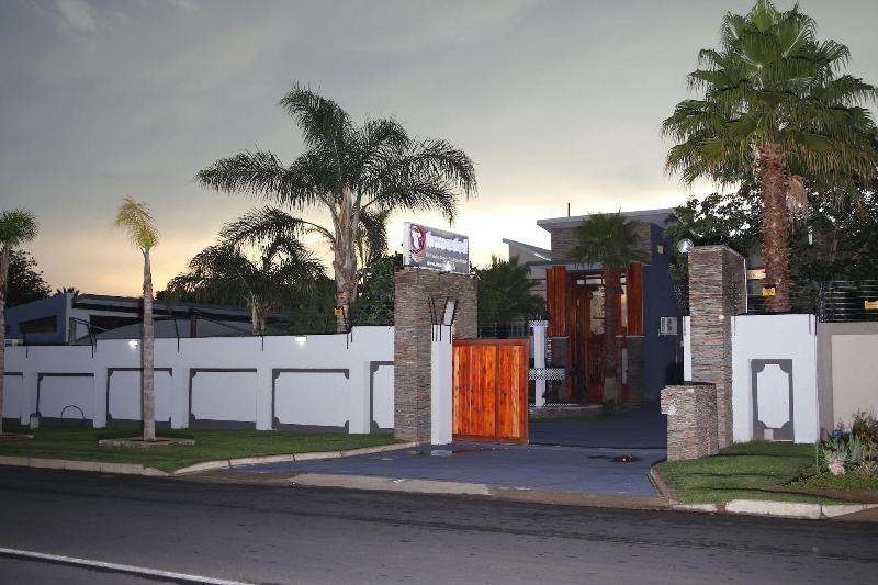 Travetel OR Tambo Airport Hotel image