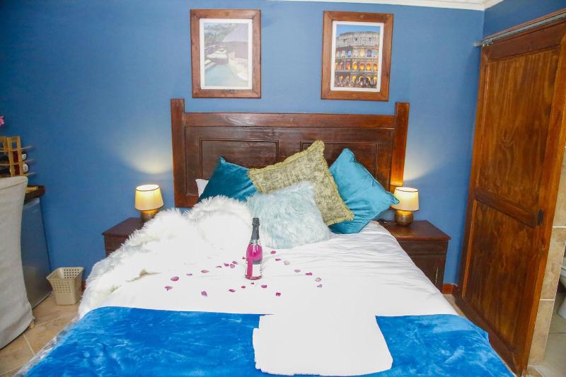 Travetel OR Tambo Airport Hotel image