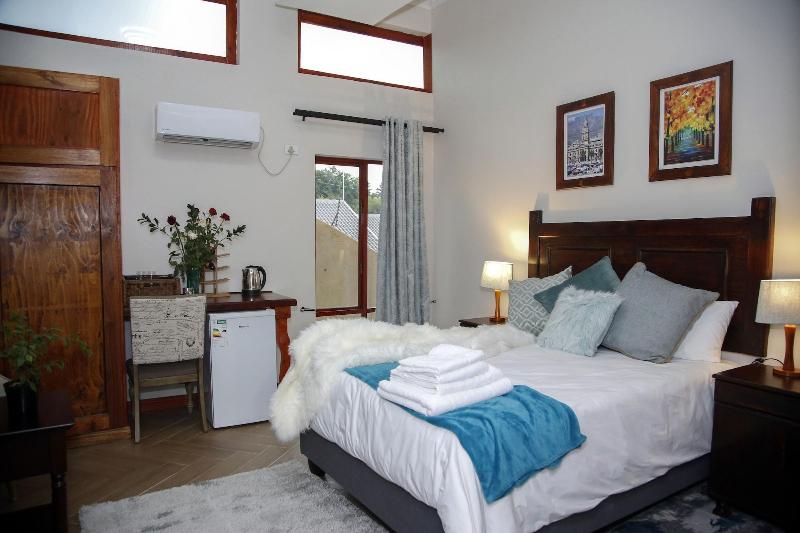Travetel OR Tambo Airport Hotel image