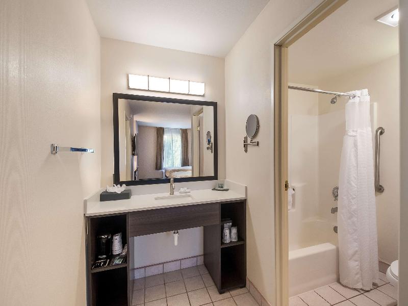 Surestay Plus By Best Western Seatac Airport — photo 61