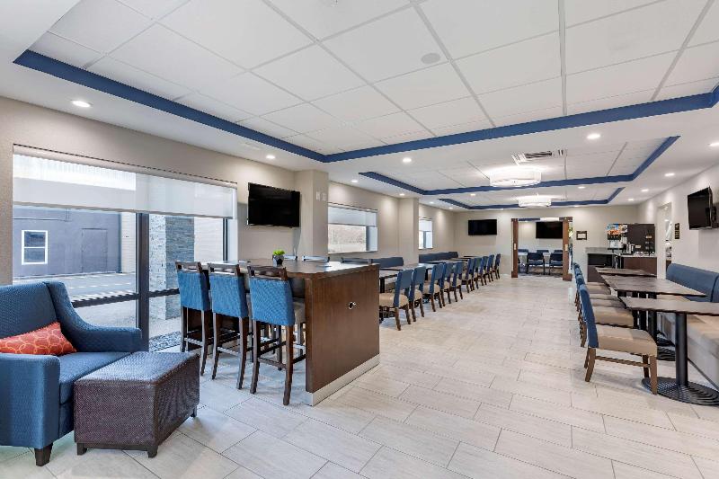 Comfort Suites St. Louis - Sunset Hills image
